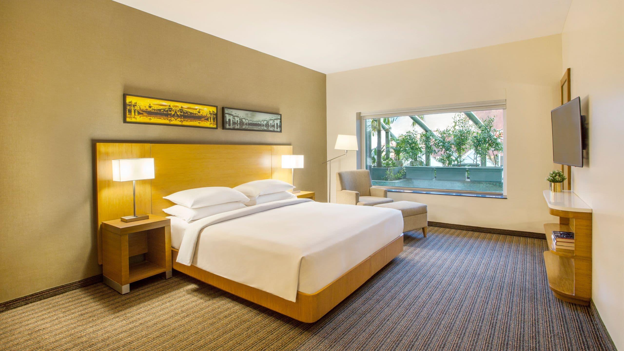 Hyatt Place Hyderabad Banjara Hills Екстер'єр фото A guest room at the hotel