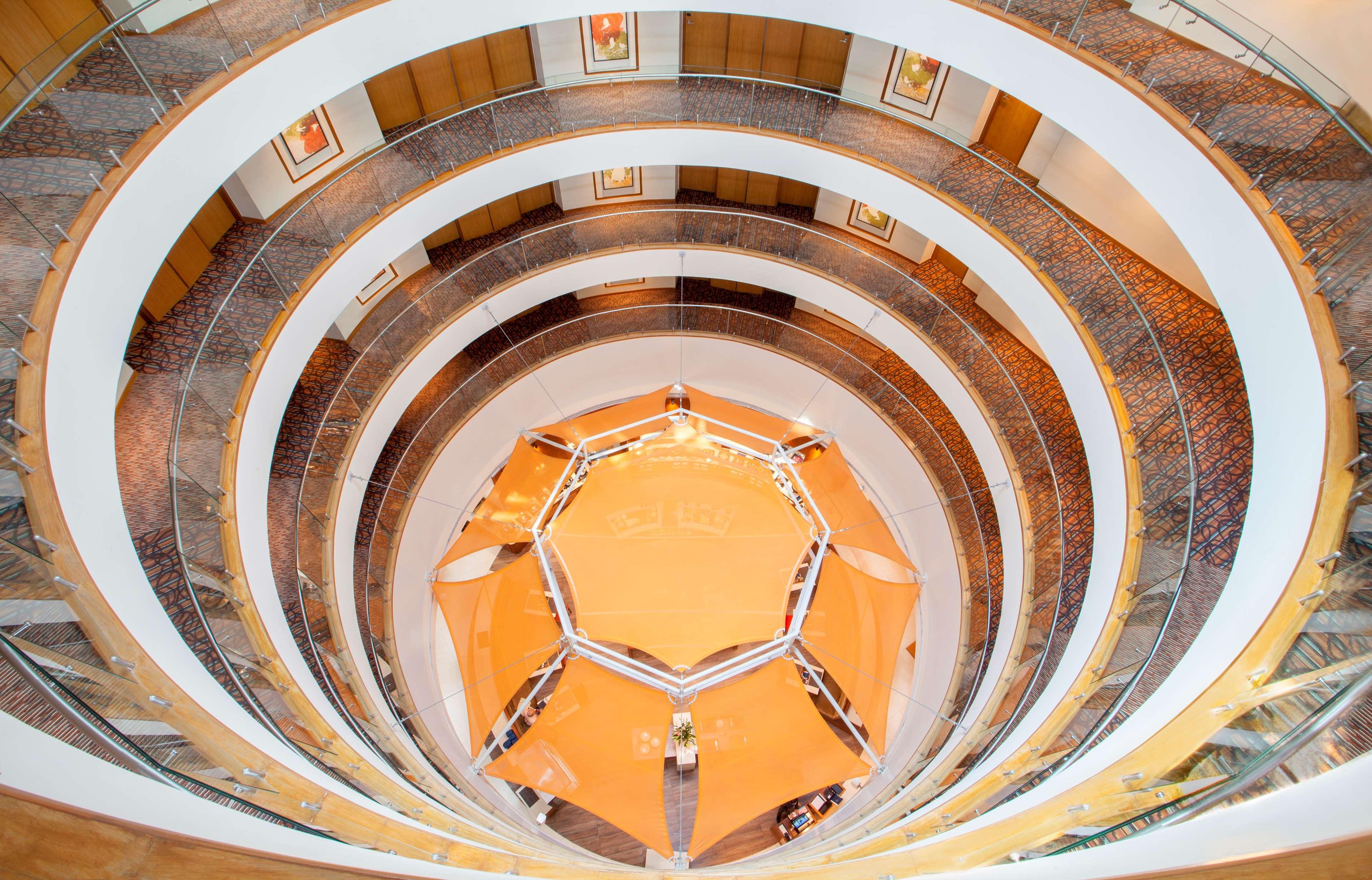 Hyatt Place Hyderabad Banjara Hills Екстер'єр фото The atrium