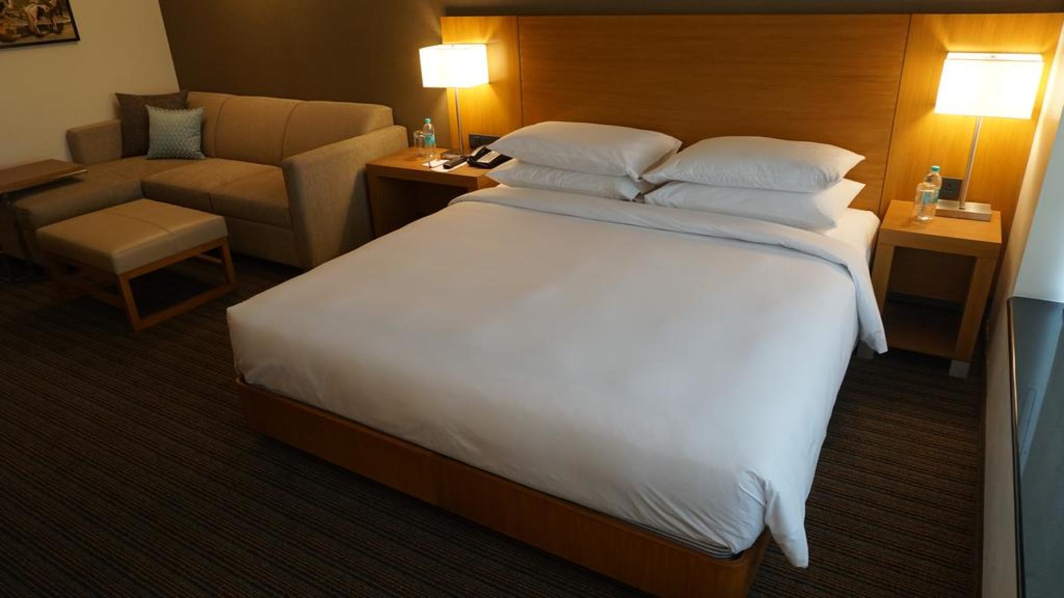 Hyatt Place Hyderabad Banjara Hills Екстер'єр фото A bed